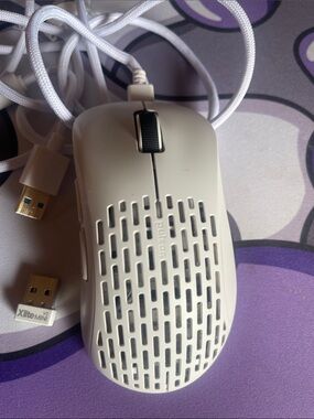 Gaming mouse, Pulsar Xlite V2 honeycomb with USB Cable.